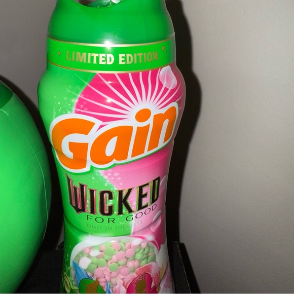 Limited Edition WICKED Gain Laundry Detergent Pods & Scent Beads - Picture 6 of 13